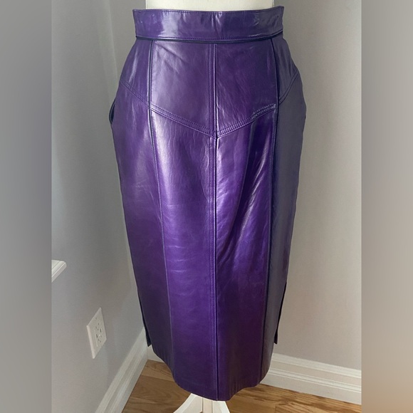 Vintage Escada Leather Skirt - Picture 6 of 8